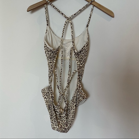 One-piece Swimsuit leopard print size M touché balneaire - Picture 3 of 11